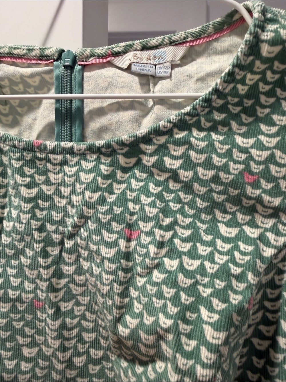Boden Soft Corduroy Green and Pink Chick Shift Dress size 8 - Picture 2 of 5